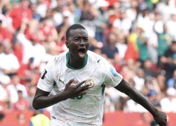 Mercato : Aston Villa prêt à lever la clause de Pape Gueye, Everton et Manchester United à l’affût