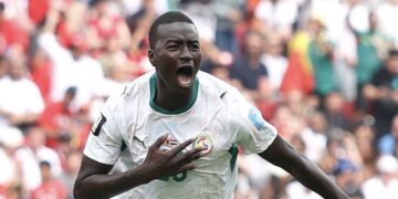 Mercato : Aston Villa prêt à lever la clause de Pape Gueye, Everton et Manchester United à l’affût