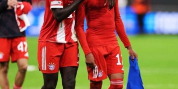 Upamecano met fin aux rumeurs : « Olise reste au Bayern ! »