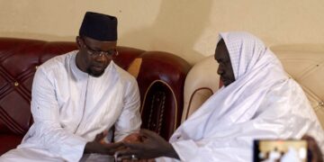 TOUBA : Le Président de PASTEF Ousmane SONKO chez des familles religieuses !