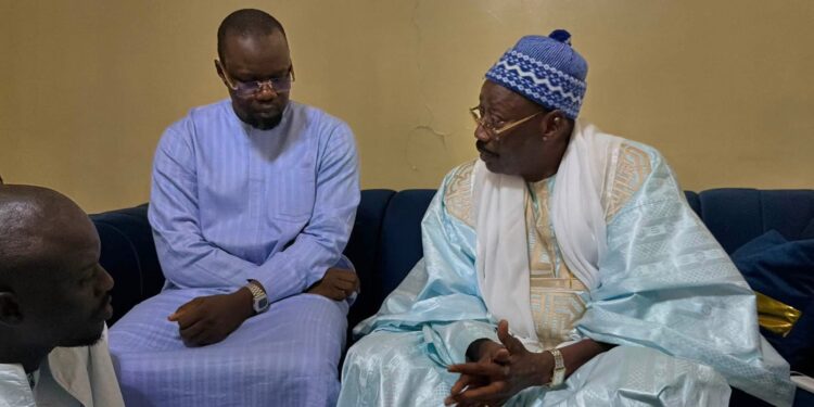 TOUBA : Ousmane Sonko présente ses condoléances à la famille de Serigne Abdou Bakhé Mbacké