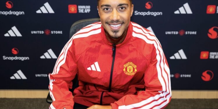 Mercato : Youri Tielemans signe à Manchester United !