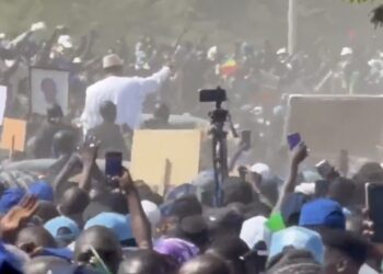 Aéroport LSS : Une foule immense accueille l’ancien président Macky Sall