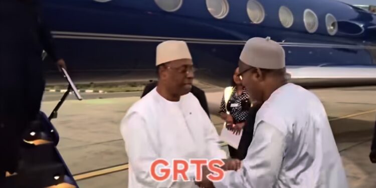 Tournée : Macky Sall est arrivé à Banjul