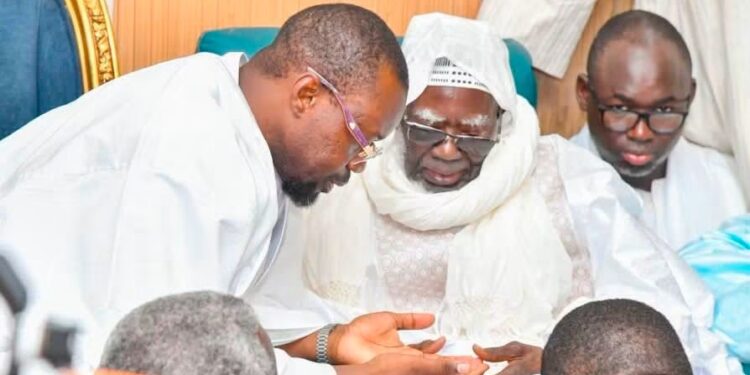 Grand Magal de Touba : Ousmane SONKO reçu par Serigne Mountakha MBACKÉ