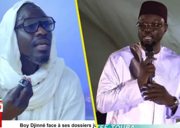 « Xalis Bouñou Sathie Lañou Tour Touba » Karim hausse le ton & recadre sèchement Sonko (Vidéo)