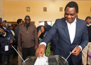 Zambie: le président sortant Hichilema réélu avec 60% des voix, selon la commission électorale