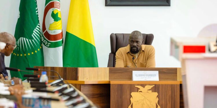 Arrivée à Conakry ce vendredi : Mamadi DOUMBOUYA tient déjà conseil extraordinaire élargi