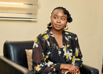 Après la gloire, la précarité: Saran Cissoko alerte sur le naufrage financier des légendes de la musique en Afrique de l’Ouest