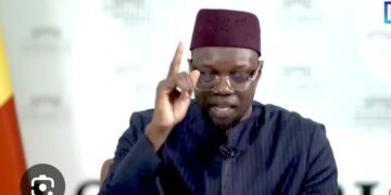 Sonko baisse la voix, hausse le ton