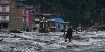 Crue dévastatrice : des centaines de personnes portées disparues au Népal et en Chine (médias)