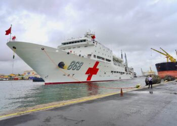 Dakar : le navire-hôpital chinois « JI XIANG FANG ZHOU » accoste au Sénégal