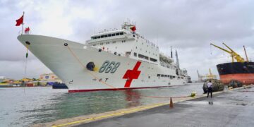 Dakar : le navire-hôpital chinois « JI XIANG FANG ZHOU » accoste au Sénégal