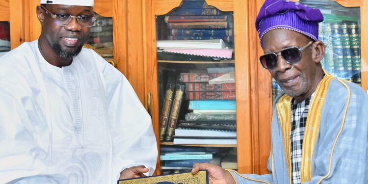 Médina Baye : O. SONKO formule des prières au regretté disparu S. Ch. Mouhamadou Macky Ibrahima Niass