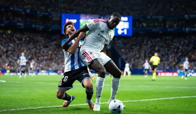 Real Madrid : Ibrahima Konaté souffre d’une lésion ligamentaire