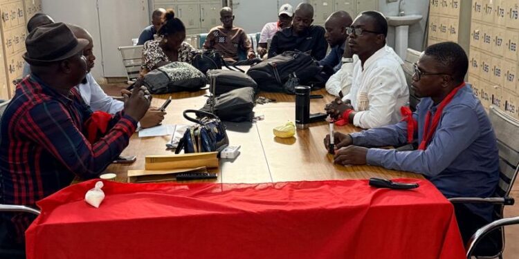 LTID Maurice Delafosse : brassards rouges et sit-in contre une nomination jugée « clientéliste »