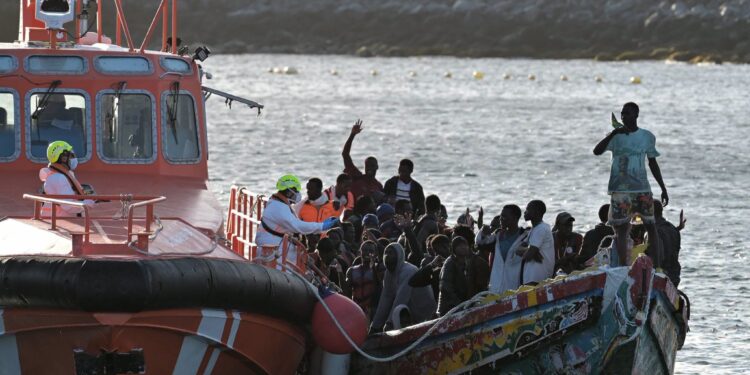 Espagne : une pirogue en provenance de la Gambie secourue avec 123 migrants à bord