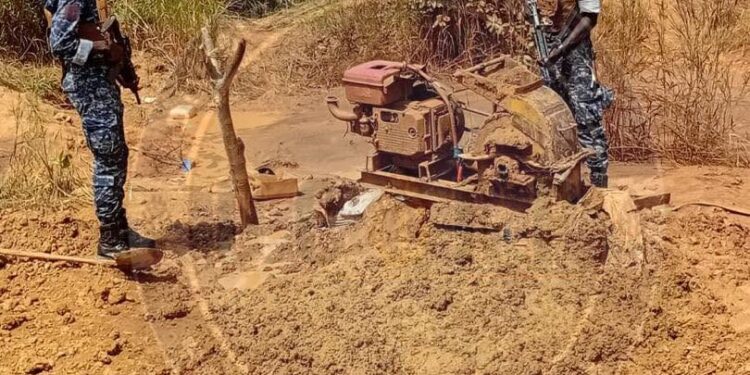 Kédougou : un site d’orpaillage clandestin démantelé à Tenkoto