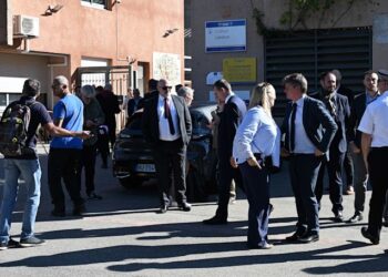 France: un principal de collège blessé par un tir, un jeune interpellé