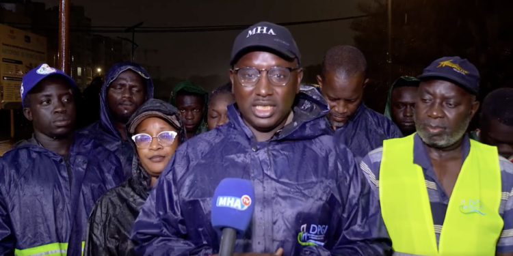 Inondations à Dakar : Le ministre Cheikh Tidiane Dièye sur le terrain entre 22 heures et 5 heures du matin