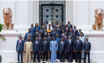 Gouvernement de majorité présidentielle élargie ou Gouvernement d’union ?, (Mamoudou Ibra Kane)