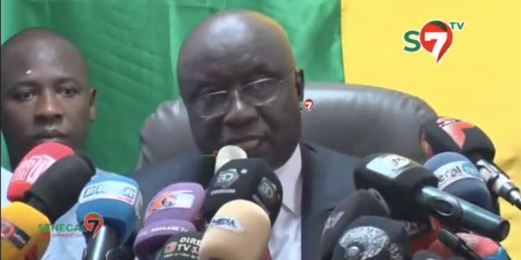 « Mettre fin à l’aventure populiste » : Idrissa Seck passe à l’offensive