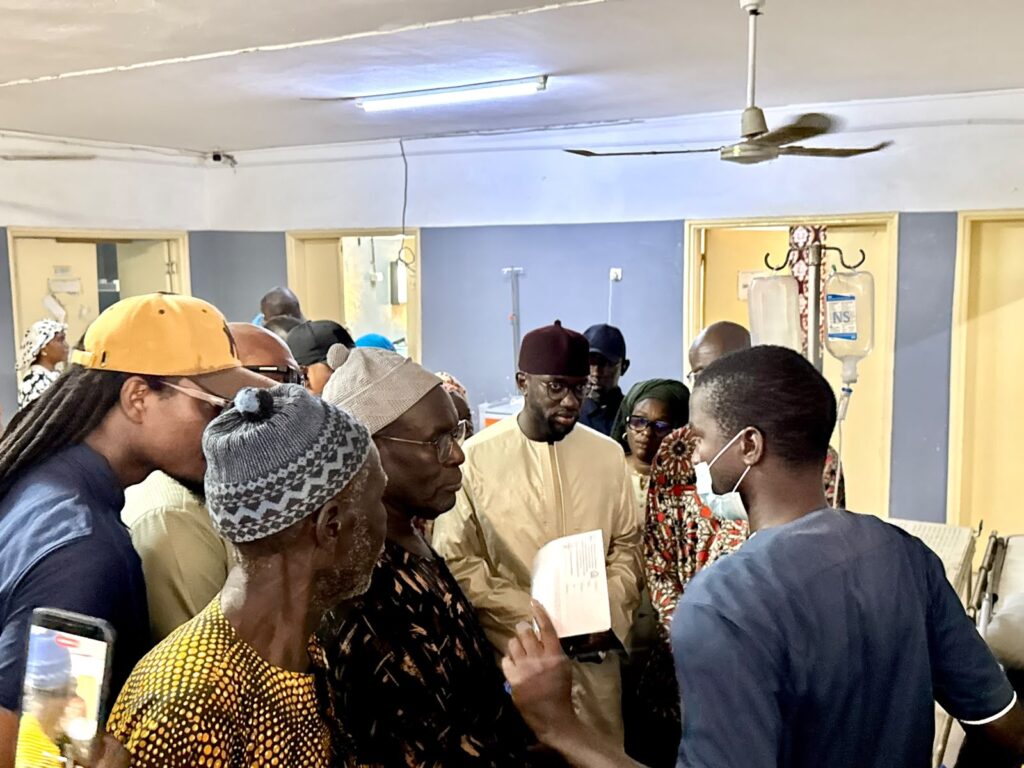 @ccident sur l’axe Ndande–Kébémer : le ministre Abdoul Ahad NDIAYE présente ses condoléances aux familles endeuillées