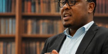 SÉNÉGAL : « TROIS CRISES, DEUX POUVOIRS EN GUERRE, UN PEUPLE QUI SOUFFRE ! », (Par Moussa Niang)