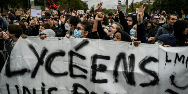 Grève des lycéens en France : plus de 6.800 personnes arrêtées