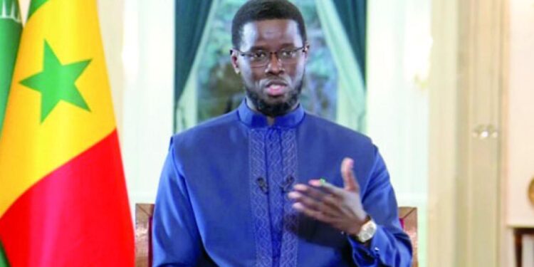 JOJ 2026 : Diomaye remet le drapeau national à la délégation sénégalaise, samedi