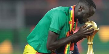 Cheikhou Kouyaté a annoncé sa retraite internationale et révélé sa maladie du cœur